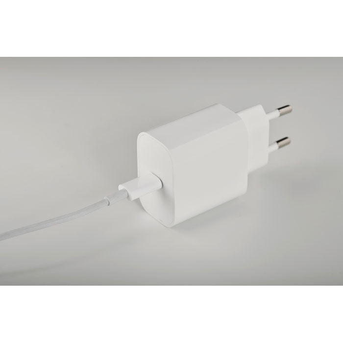 PLUGME - Cargador enchufe UE 2 polos
