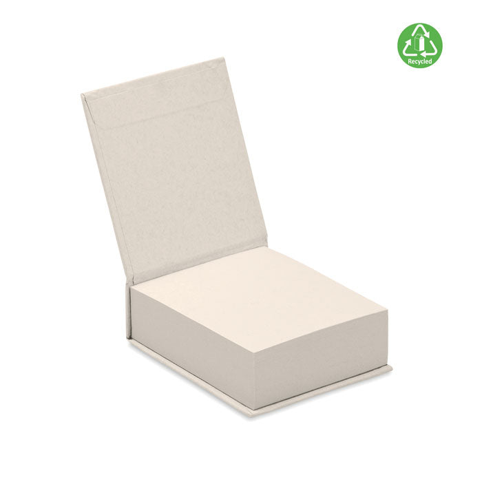 Bloc de notas reciclado blanco abierto