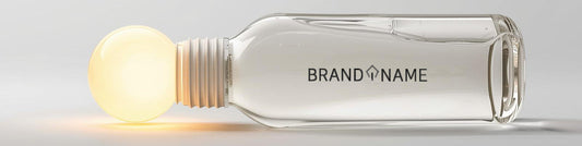 Botella transparente con logo y tapón de bombilla