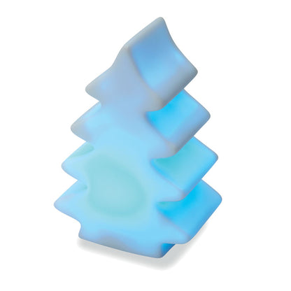 Árbol navideño iluminado con cambio intermitente de colores