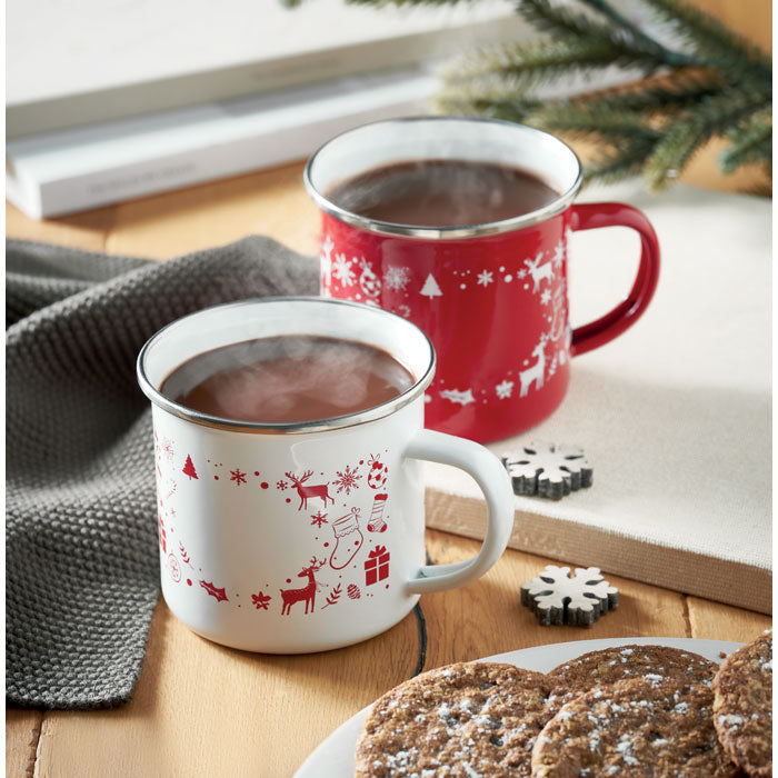 SEASOMEL - Taza esmaltada Navidad 300 ml, tazas de Navidad con chocolate caliente y galletas sobre una mesa.