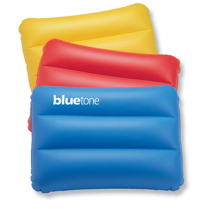 3 almohadas de playa, amarilla, azul y roja con logo impreso