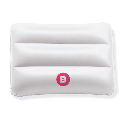 Almohada hinchada blanca de playa con logo impreso