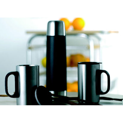 Termo negro y 2 tazas de acero con tapa con frutero de fondo