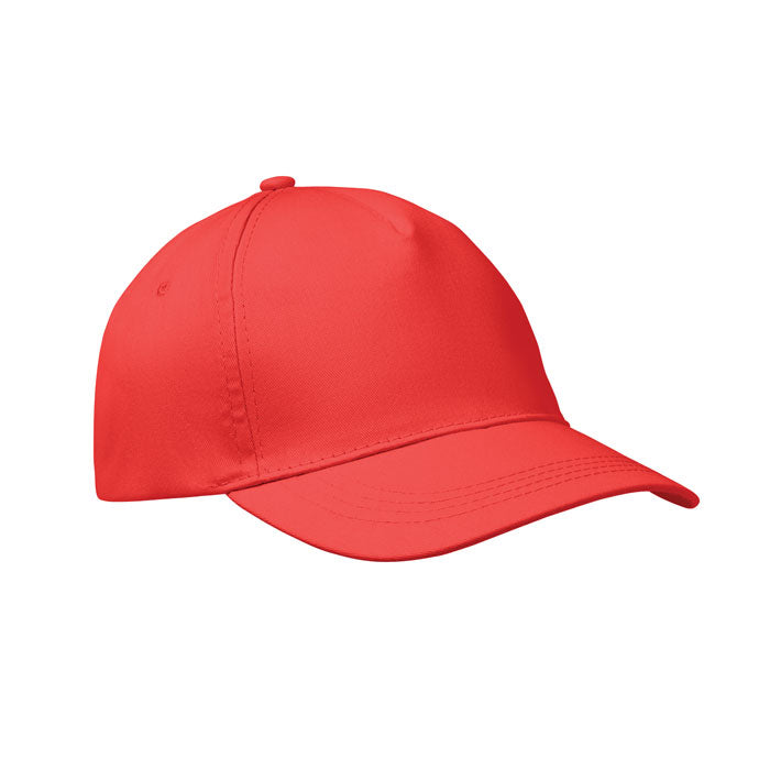 Gorra de béisbol roja de 5 paneles en sarga de algodón, con cierre ajustable, vista lateral.