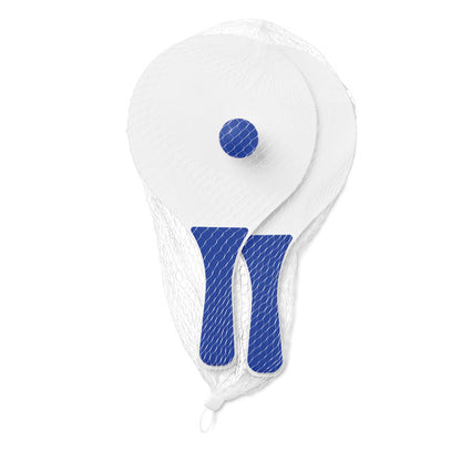 Set de palas de playa azulesy blancas con pelota en funda de malla