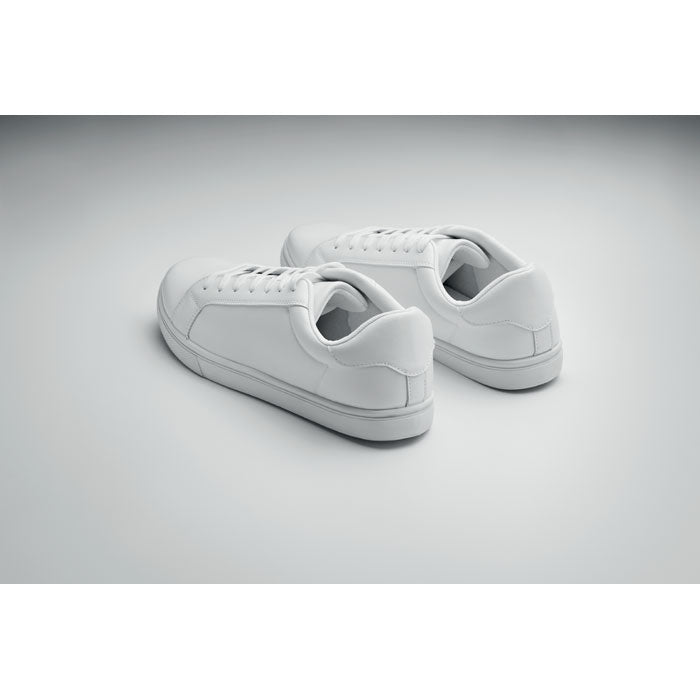 BLANCOS - Zapatillas en PU 43 - Regalos Corporativos Personalizados · Clap Comunicacion