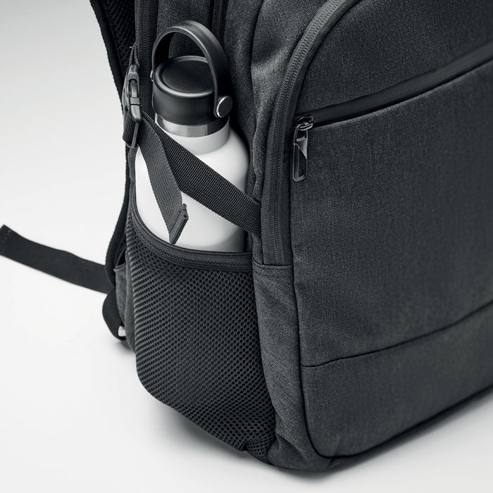 HANA - Mochila para portátil 600D RPET - Regalos Corporativos Personalizados · Clap Comunicacion