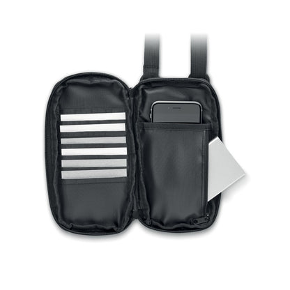 Interior de bolso pequeño con bolsillo para móvil y con bolsillos para tarjetas