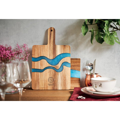 Tabla de madera con decoración de resina personalizada con logotipo