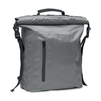 Mochila impermeable gris  con cierre enrrollable y bolsillo frontal
