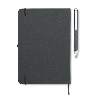 Vista trasera de libreta de cuero ecológico con boli negro y plata