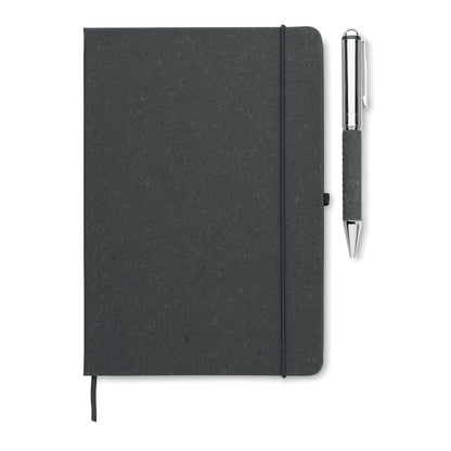 Libreta negra de cuero con boli negro de metla