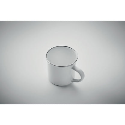 Vista superior de taza de metal con exterior esmaltado en color blanco