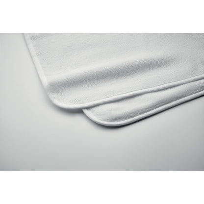 Detalle de costuras de toalla para bebé