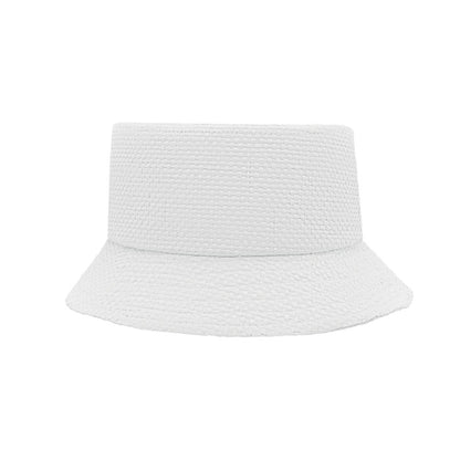 Vista frontal de gorro de paja de papel blanco