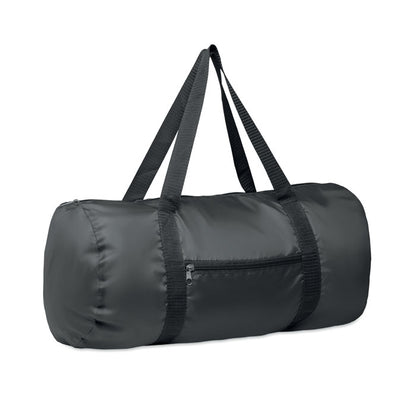 Bolsa negra de viaje de poliéster RPET  con bolsillo con cremallera en la parte delantera. 