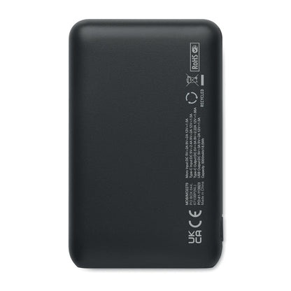 Vista trasera de Power bank con datos técnicos 