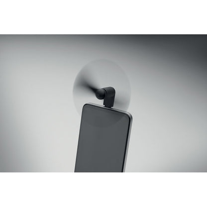 Ventilador portátil  negro con conexión  para móvil marcado con logotipo