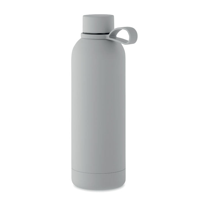 Botella de acero inoxidable en color gris con acabado de caucho y asa de silicona, ideal para mantener bebidas frías o calientes.