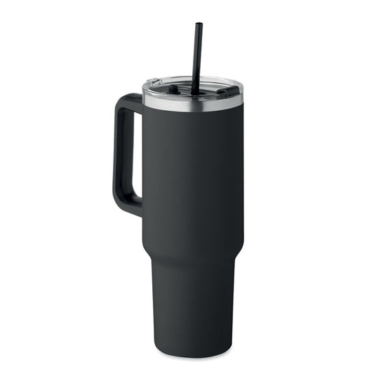 Vaso de doble pared de 1200 ml en color negro con tapa y pajita, fabricado en acero inoxidable reciclado.