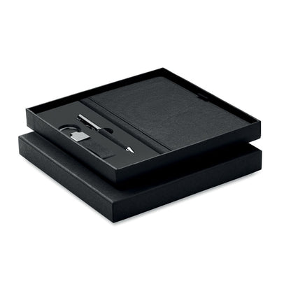 Caja de regalo con bolígrafo giratorio de metal con detalle de poliéster RPET, cuaderno de tapas duras e y llavero de poliéster RPET negros