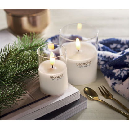 Foto ambiente de 2 velas llama LED