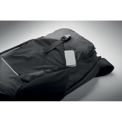 Mochila repelente al agua 18L con compartimento frontal con cremallera y bolsillo deslizante.