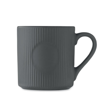 Taza con textura de líneas verticales con zona lisa para marcaje color negro mate