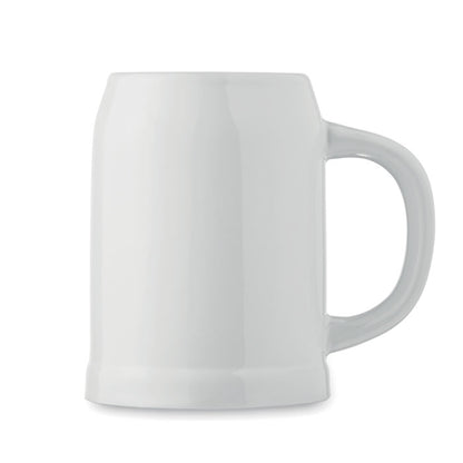 Taza de cerámica blanca con forma de jarra de cerveza