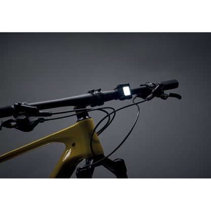 Accesorios para bicicleta con correas de silicona y cable de carga USB incluidos.
