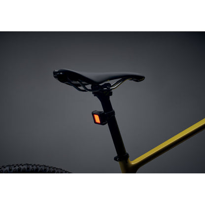 Juego de luces para bici con diseño ligero y montaje fácil con correas de silicona.