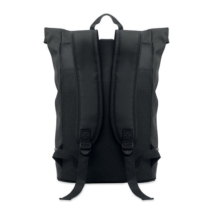 Parte trasera de mochila negra con cierre roll up negra