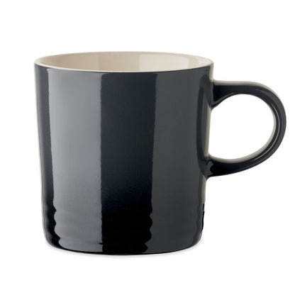 Taza de cerámica en tonos negros degradados con interior en color blanco