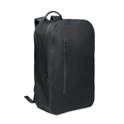 Vista lateral de mochila negra de RPET con bolsillo frontal