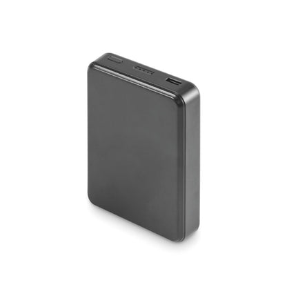Vista frontal de power bank negra rectangular