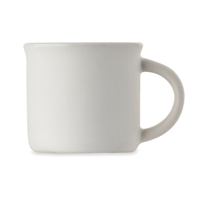 Vista frontal de taza blanca de café espresso