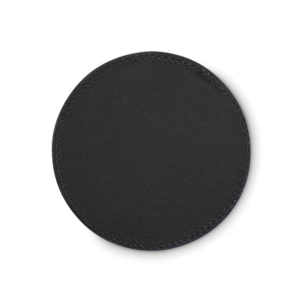 Vista frontal de posavasos color negro circular