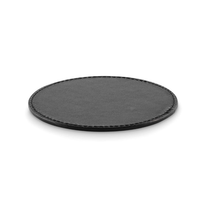 Posavasos redondo de PU color negro con borde cosido, ideal para proteger superficies.