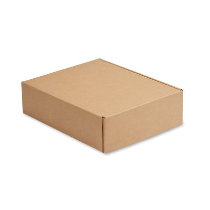 Caja de cartón marrón cuadrada