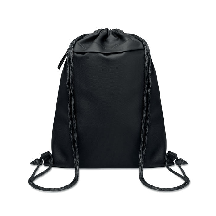 Bolsa de cuerdas negra en RPET 600D con acabado liso y cordones ajustables, ideal para uso diario y actividades al aire libre.