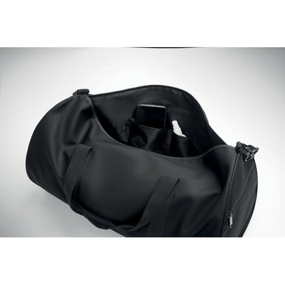 Vista frontal de bolsa de deporte marino. 2 asas, bandolera y bolsillo frontal