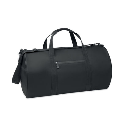 Vista frontal de bolsa de deporte negra. 2 asas, bandolera y bolsillo frontal