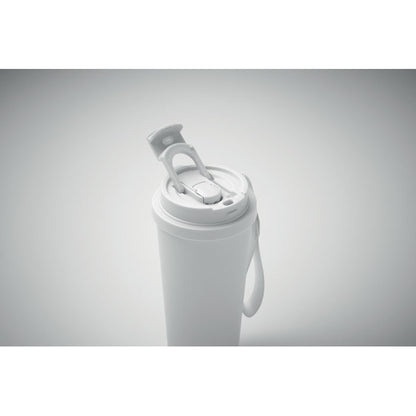 Vista superior de vaso grande blanco de doble pared de acero reciclado con asa