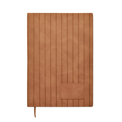 Vista frontal de cuaderno marrón con portada de textura rayada