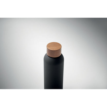 Vista superior de botella negra mate de acero ecológico con tapón de madera