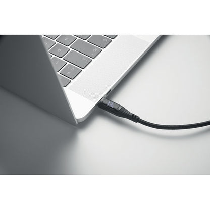 Portátil con  cable de carga y datos negro tipo C