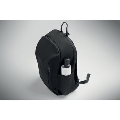 Paraguas plegable dentro de bolsillo lateral de mochila negra