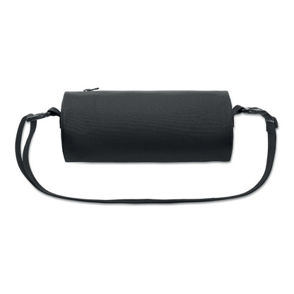 Vista frontal de bolsa forma cilíndro negra con asa en RPET