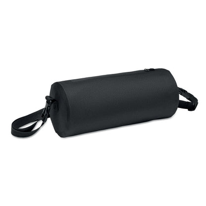 Vista frontal de bolsa cilíndrica negra para deporte